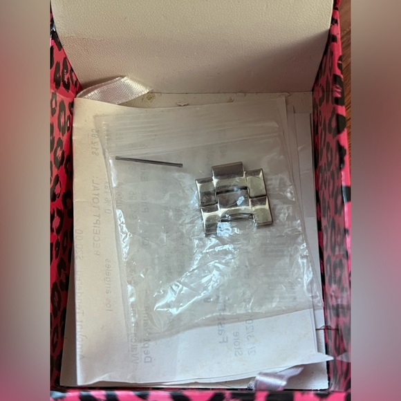 Betsey Johnson silver watch - Picture 4 of 6